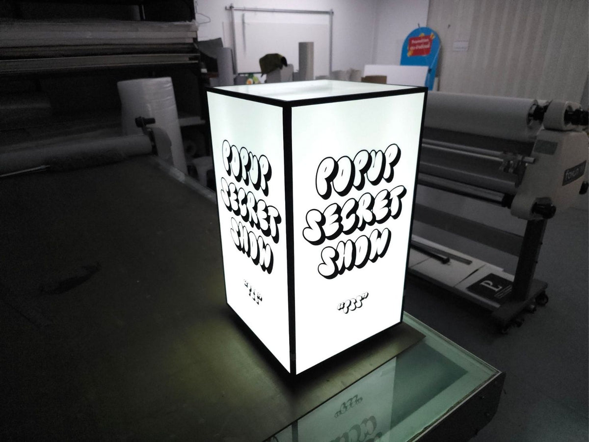 กล่องไฟ อะคริลิค ไฟออกรอบป้าย ติดยื่นจากผนัง