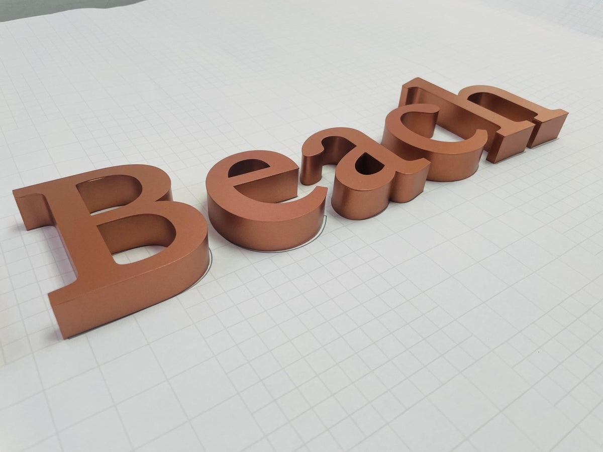 ป้ายบริษัทอักษรโลหะทำสี ดีไซน์สวย สีคมชัด เหมาะสำหรับป้ายองค์กร ร้านค้า และงานตกแต่งอาคาร