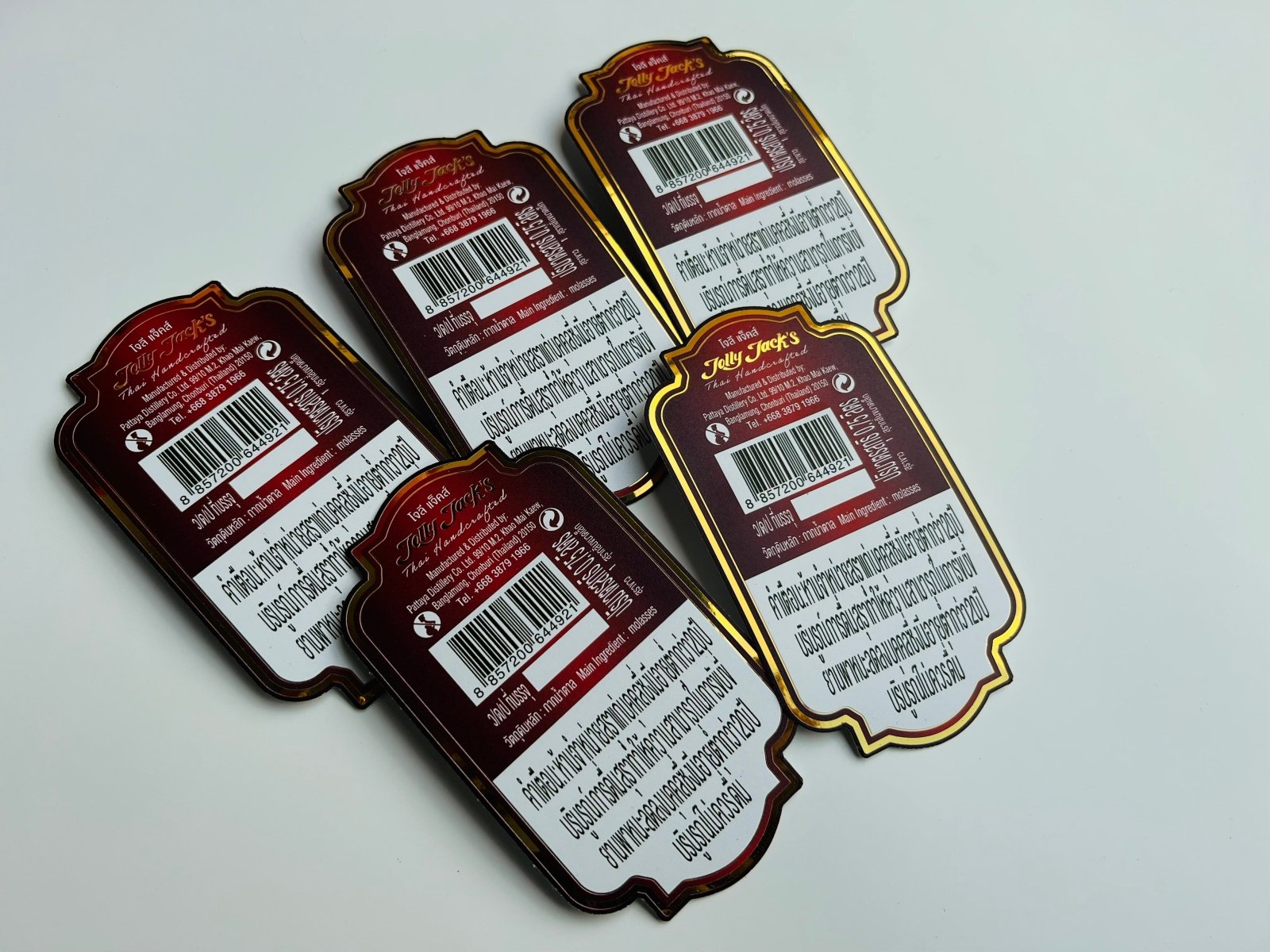 สติ๊กเกอร์ฉลากสินค้า สีทอง สีเงิน พิมพ์หรูหรา เพิ่มมูลค่าแบรนด์ เหมาะสำหรับบรรจุภัณฑ์ สินค้าพรีเมียม และงานโปรโมชัน