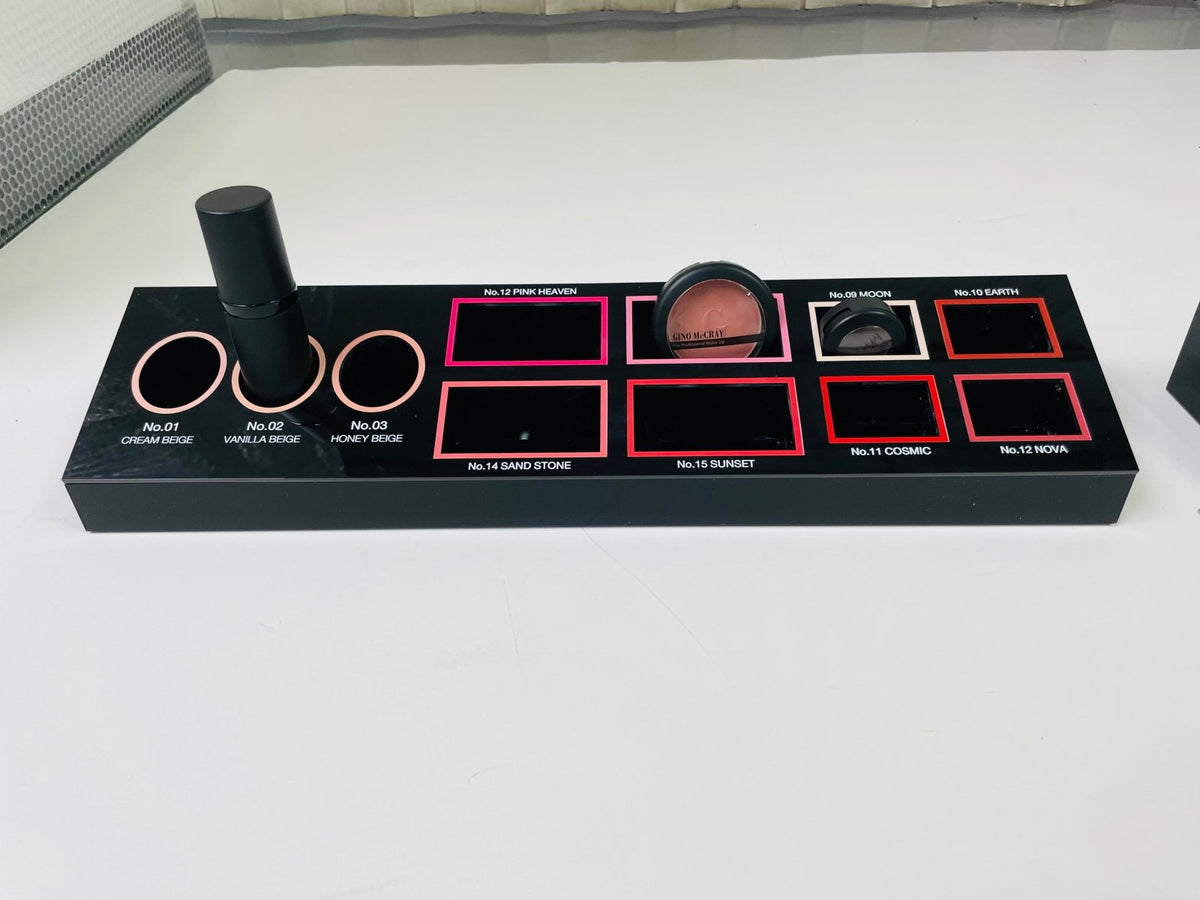 Shelf Display แท่นวางสินค้า แท่นวางเครื่องสำอาง ดีไซน์สวย เหมาะสำหรับโชว์สินค้าในร้านและงานโปรโมชัน