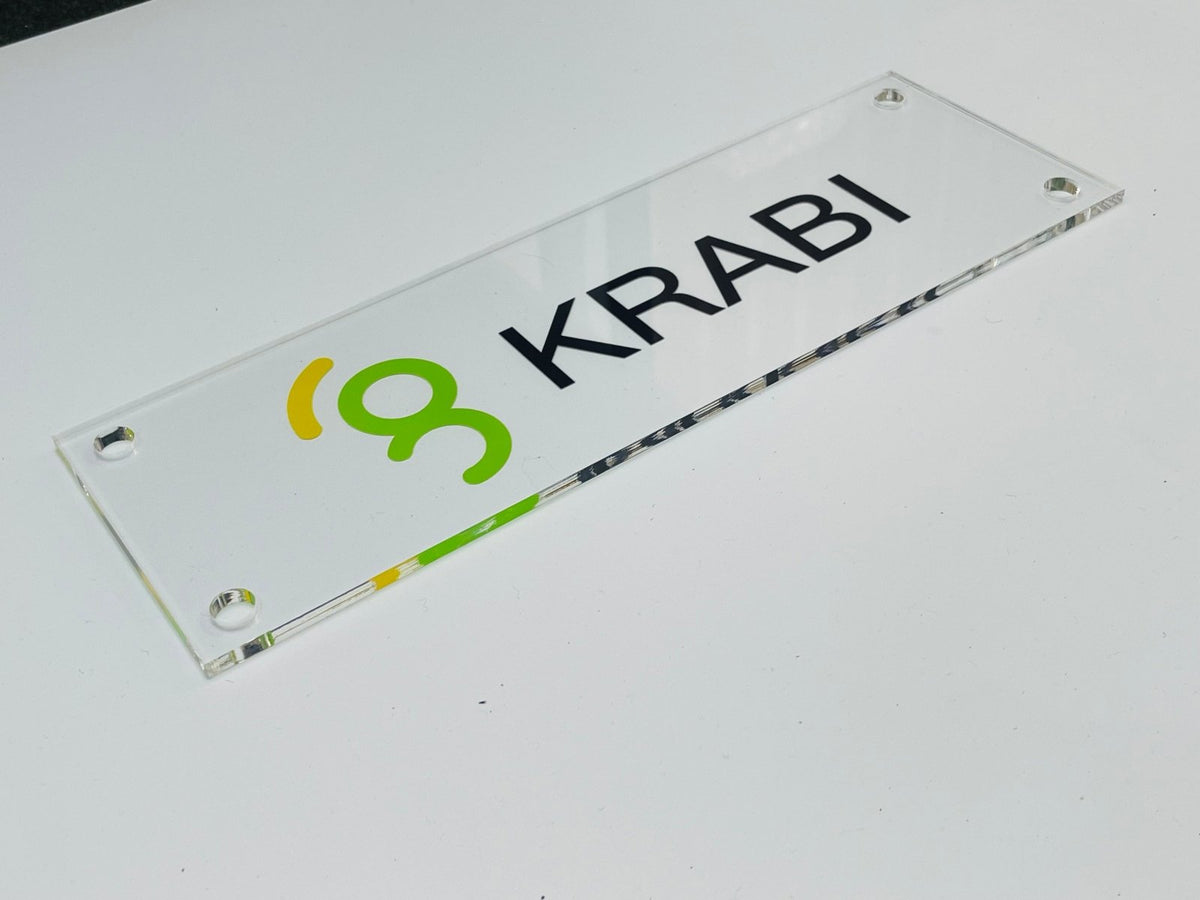 ป้ายอะคริลิคใส และพิมพ์อะคริลิคใส โปร่งใส พิมพ์คมชัด ดีไซน์หรูหรา เหมาะสำหรับป้ายบริษัท ร้านค้า และงานตกแต่งอาคาร