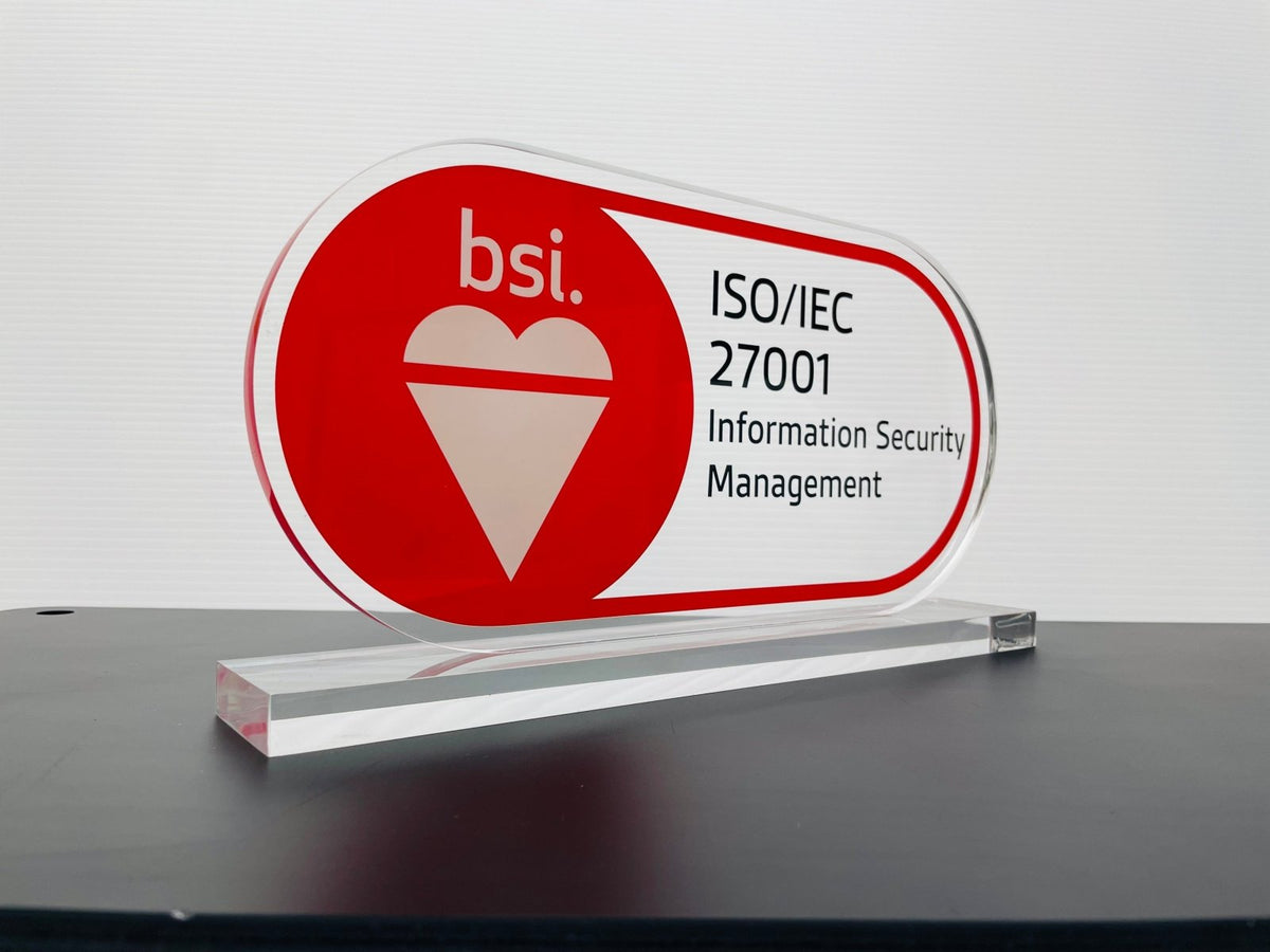 ป้าย ISO ตั้งโต๊ะ - Octopus Media Solutions