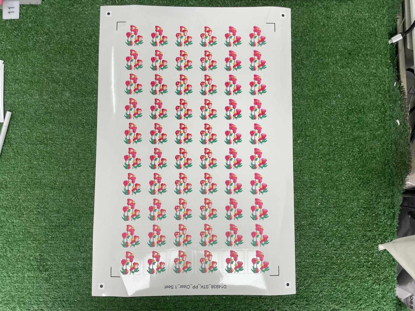 ฉลากสติ๊กเกอร์กันน้ำ PP สติ๊กเกอร์ไดคัท พิมพ์คมชัด ทนทาน กันน้ำ เหมาะสำหรับติดบรรจุภัณฑ์ สินค้า และงานโปรโมชัน