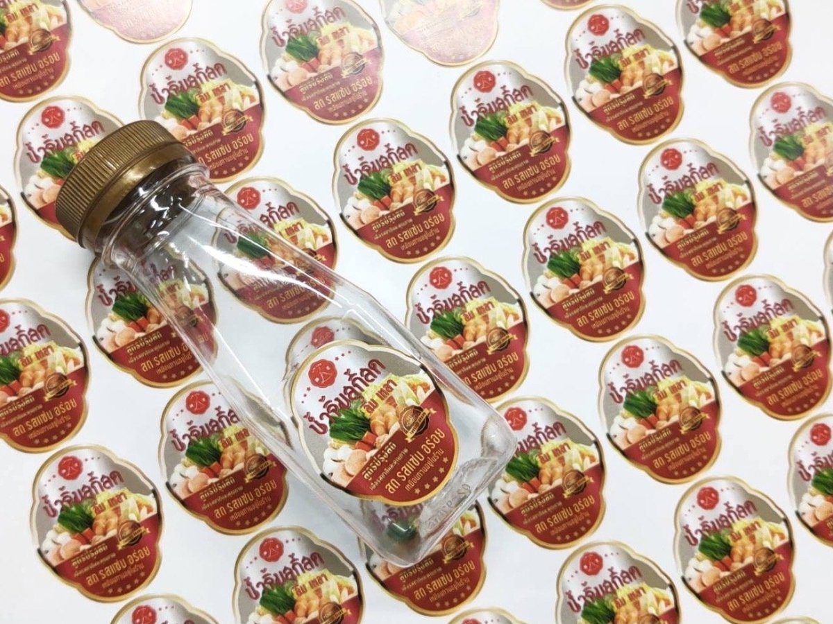 ฉลากสติ๊กเกอร์กันน้ำ PP สติ๊กเกอร์ไดคัท พิมพ์คมชัด ทนทาน กันน้ำ เหมาะสำหรับติดบรรจุภัณฑ์ สินค้า และงานโปรโมชัน