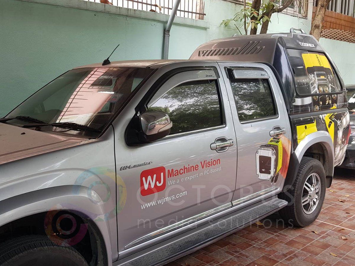 สติ๊กเกอร์ติดรถ Car Wrap แร็ปสติ๊กเกอร์ วัสดุคุณภาพสูง 3M พิมพ์คมชัด ติดทนทาน เหมาะสำหรับโฆษณาและตกแต่งรถทุกประเภท