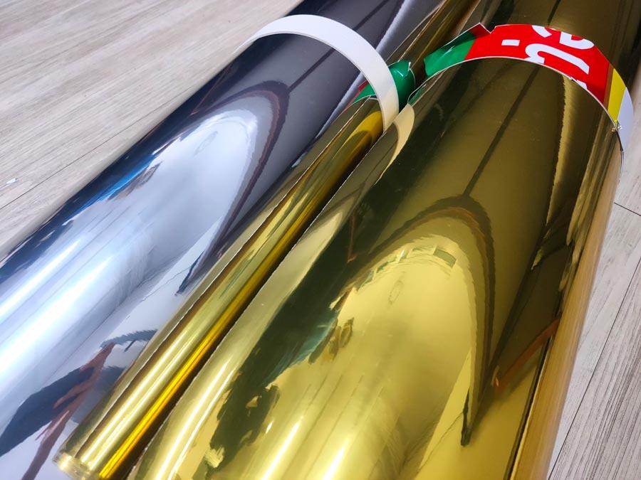 สติ๊กเกอร์ฉลากสินค้า สีทอง สีเงิน พิมพ์หรูหรา เพิ่มมูลค่าแบรนด์ เหมาะสำหรับบรรจุภัณฑ์ สินค้าพรีเมียม และงานโปรโมชัน