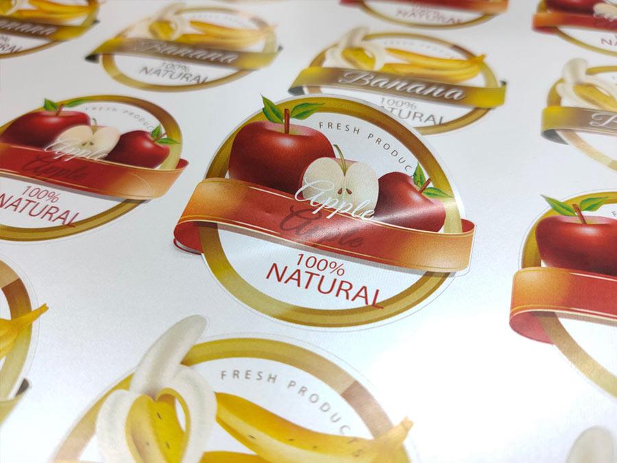 สติ๊กเกอร์ฉลากสินค้า สีทอง สีเงิน พิมพ์หรูหรา เพิ่มมูลค่าแบรนด์ เหมาะสำหรับบรรจุภัณฑ์ สินค้าพรีเมียม และงานโปรโมชัน