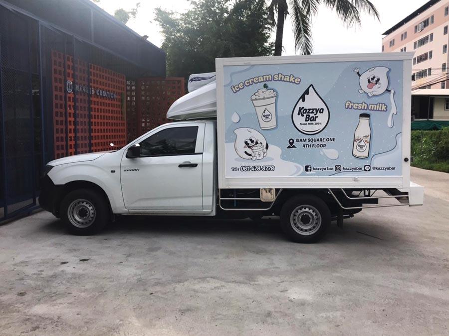 สติ๊กเกอร์ติดรถ Car Wrap แร็ปสติ๊กเกอร์ วัสดุคุณภาพสูง 3M พิมพ์คมชัด ติดทนทาน เหมาะสำหรับโฆษณาและตกแต่งรถทุกประเภท