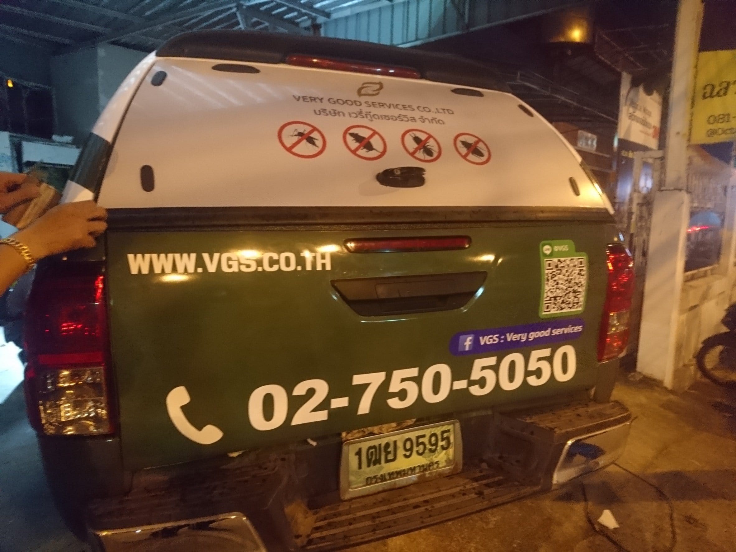 สติ๊กเกอร์ติดรถ Car Wrap แร็ปสติ๊กเกอร์ วัสดุคุณภาพสูง 3M พิมพ์คมชัด ติดทนทาน เหมาะสำหรับโฆษณาและตกแต่งรถทุกประเภท