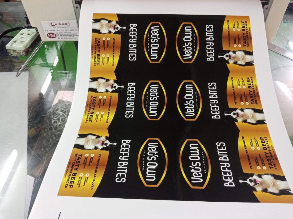 ฉลากสติ๊กเกอร์กันน้ำ PP สติ๊กเกอร์ไดคัท พิมพ์คมชัด ทนทาน กันน้ำ เหมาะสำหรับติดบรรจุภัณฑ์ สินค้า และงานโปรโมชัน