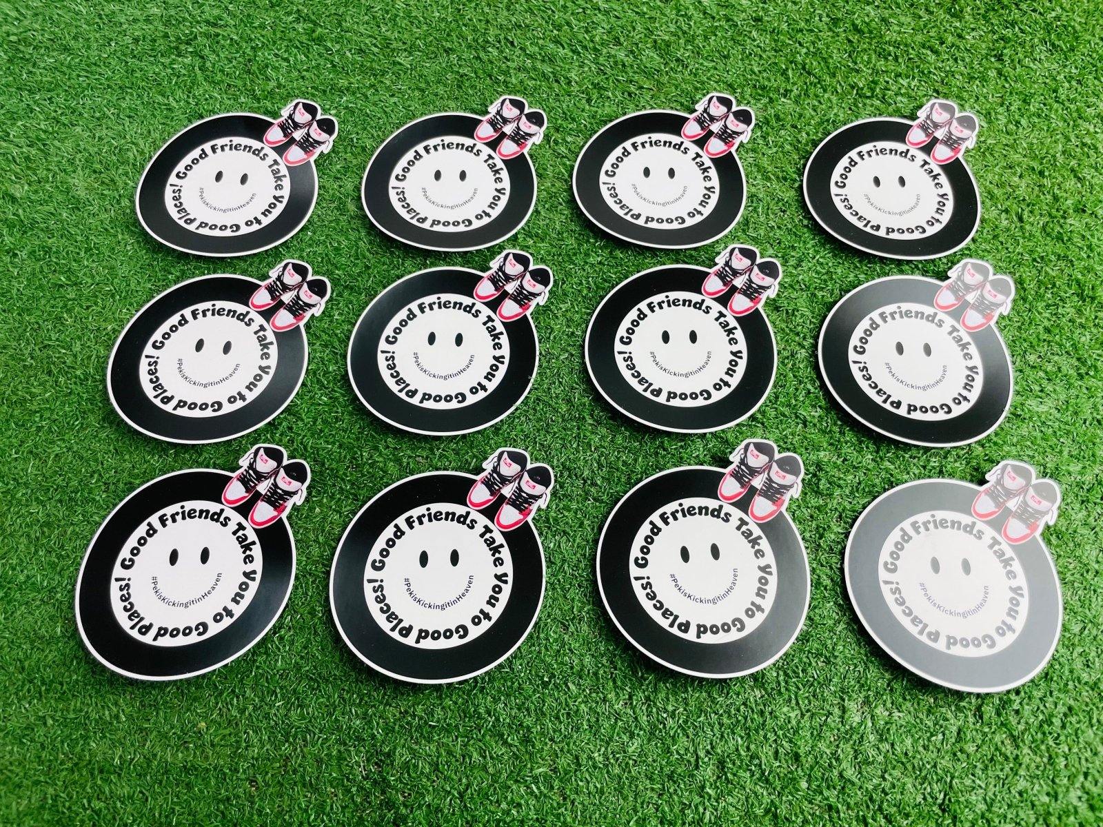 ฉลากสติ๊กเกอร์กันน้ำ PP สติ๊กเกอร์ไดคัท พิมพ์คมชัด ทนทาน กันน้ำ เหมาะสำหรับติดบรรจุภัณฑ์ สินค้า และงานโปรโมชัน