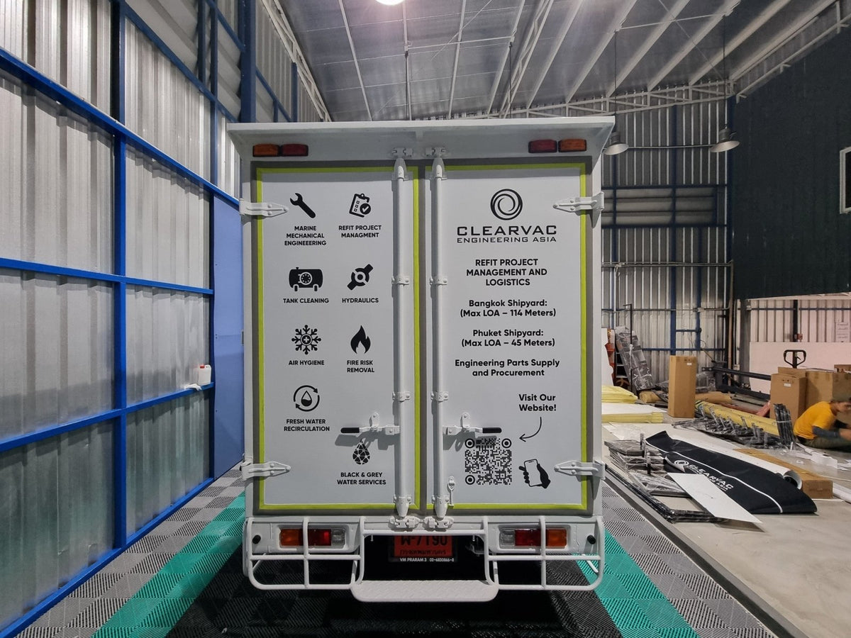 สติ๊กเกอร์ติดรถสี่ล้อใหญ่ Truck Wrap Sticker พิมพ์คมชัด วัสดุทนทาน เหมาะสำหรับโฆษณา โปรโมชัน และตกแต่งรถเพื่อเพิ่มเอกลักษณ์