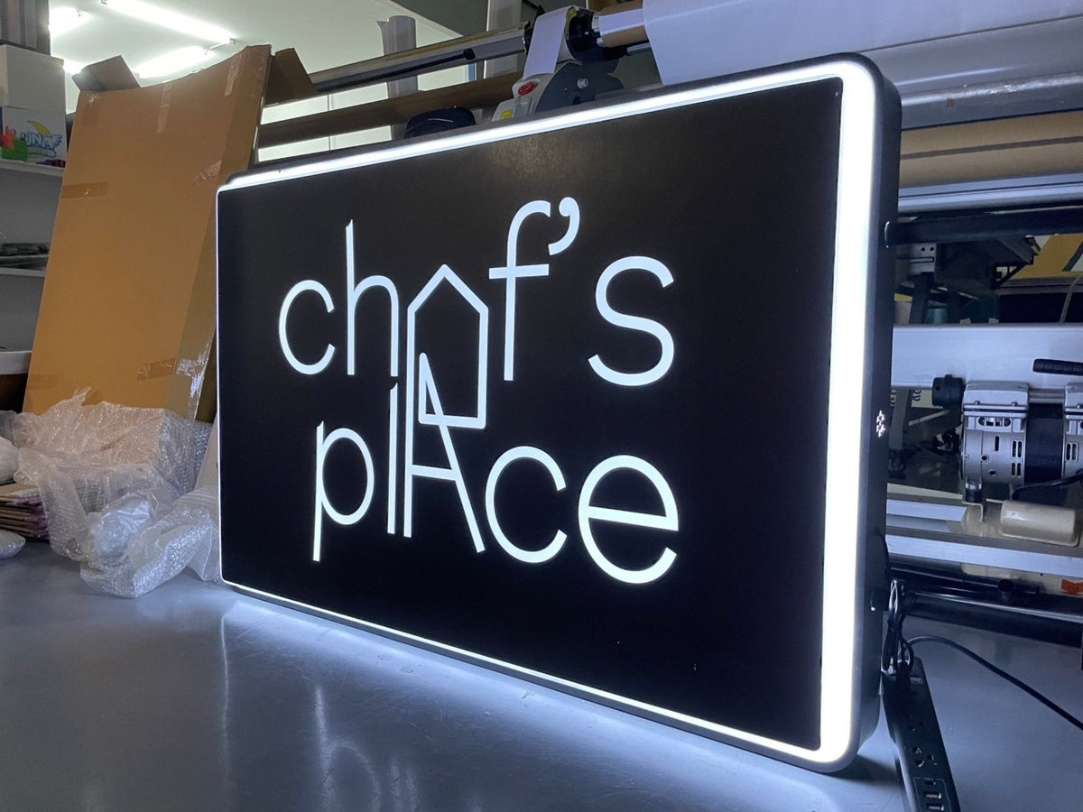 ป้ายไฟสำเร็จรูป Light Box ดีไซน์กะทัดรัด ติดตั้งง่าย สว่างคมชัด เหมาะสำหรับป้ายโฆษณา หน้าร้าน และงานโปรโมชัน