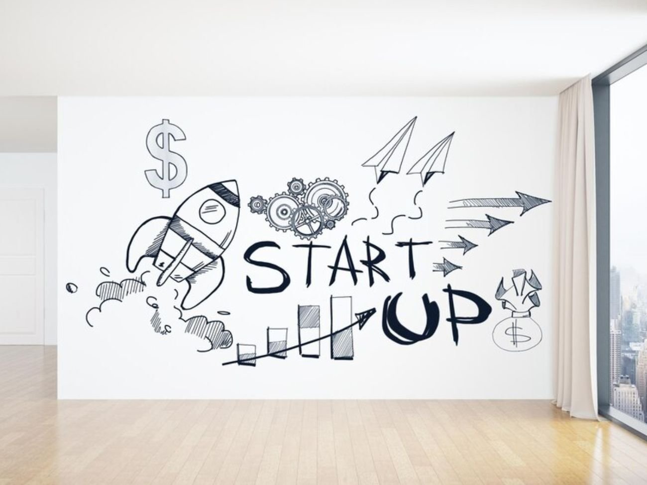 สเก็ตช์หมึกดำจรวดทะยานพร้อมเครื่องหมายดอลลาร์เฟืองรอบคำ startup บนผนังขาว