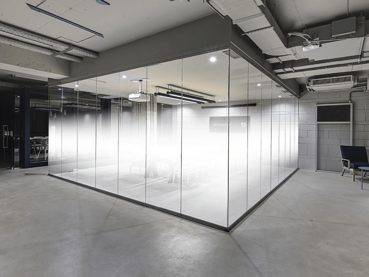 สติ๊กเกอร์ไล่เฉด Gradient Grain Pattern พิมพ์คมชัด เหมาะสำหรับตกแต่งผนัง กระจก และงานดีไซน์