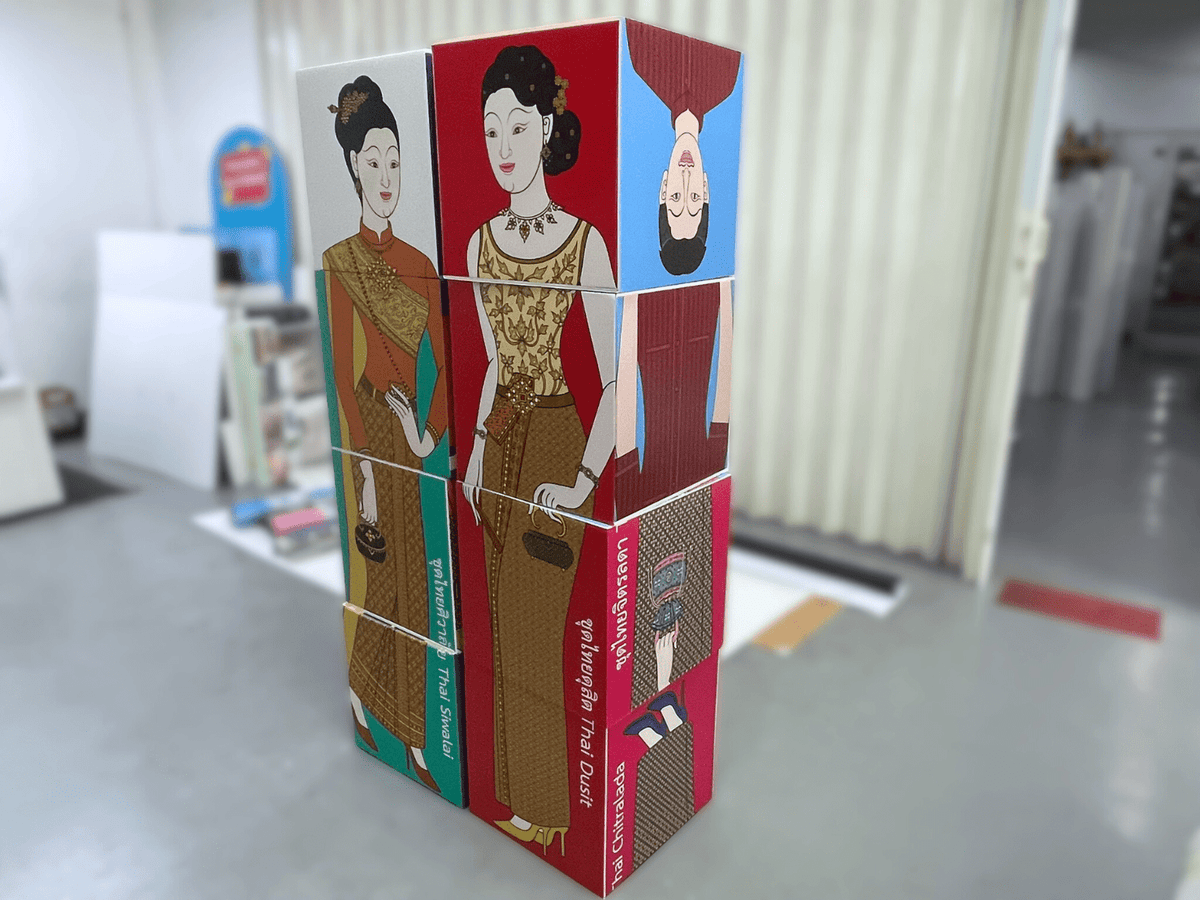 กล่องลูกเต๋า กล่องฟิวเจอร์บอร์ดทรงลูกเต๋า พิมพ์คมชัด เหมาะสำหรับงานอีเวนต์ และดิสเพลย์สินค้า