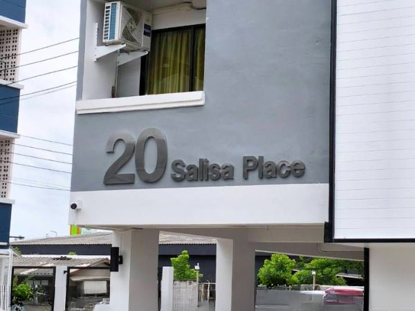 ป้ายคอนโดมิเนียม ดีไซน์ทันสมัย ทนแดดฝน เหมาะสำหรับโครงการที่อยู่อาศัยและอาคารชุดพักอาศัย