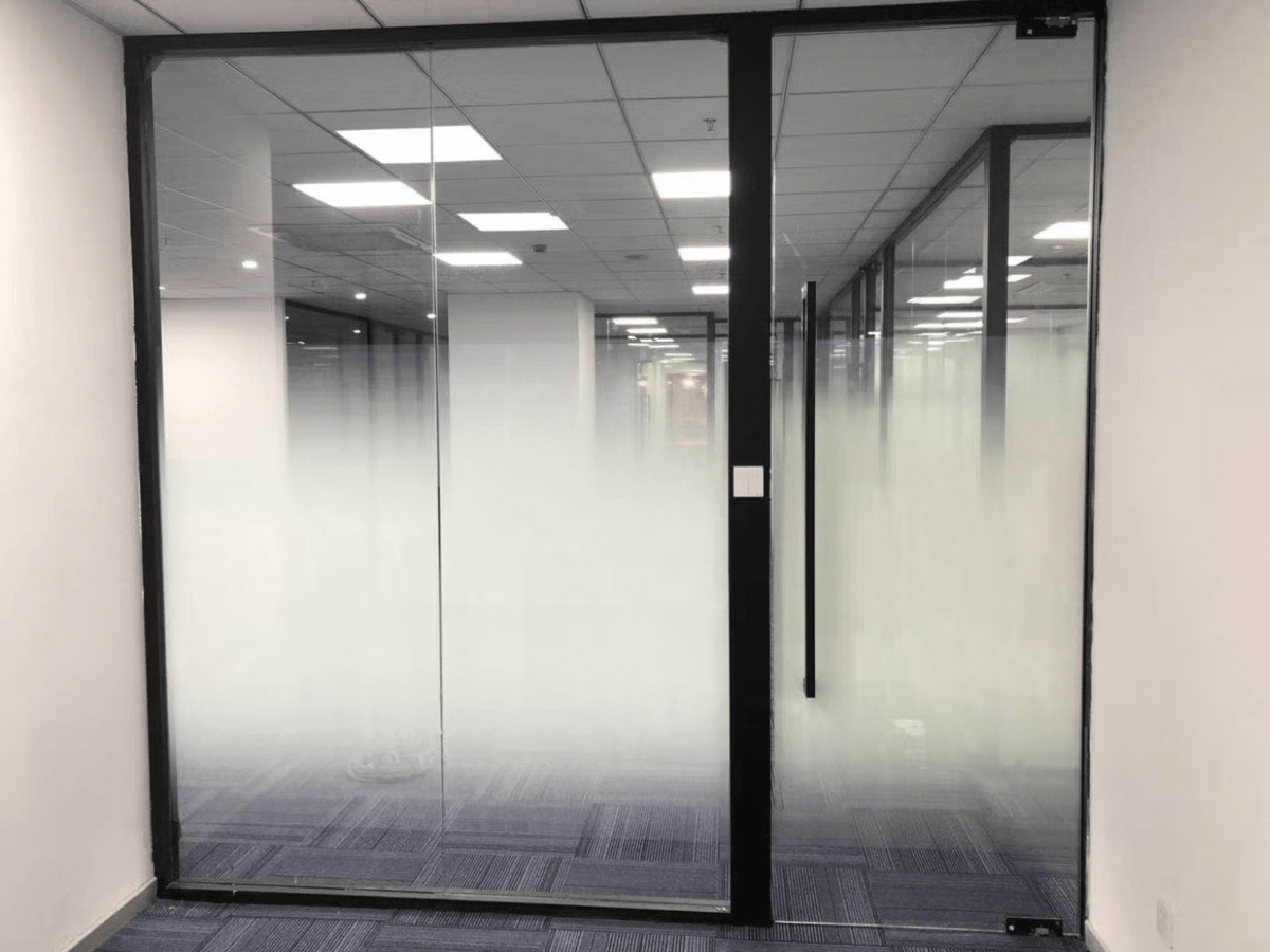 สติ๊กเกอร์ไล่เฉด Gradient Grain Pattern พิมพ์คมชัด เหมาะสำหรับตกแต่งผนัง กระจก และงานดีไซน์