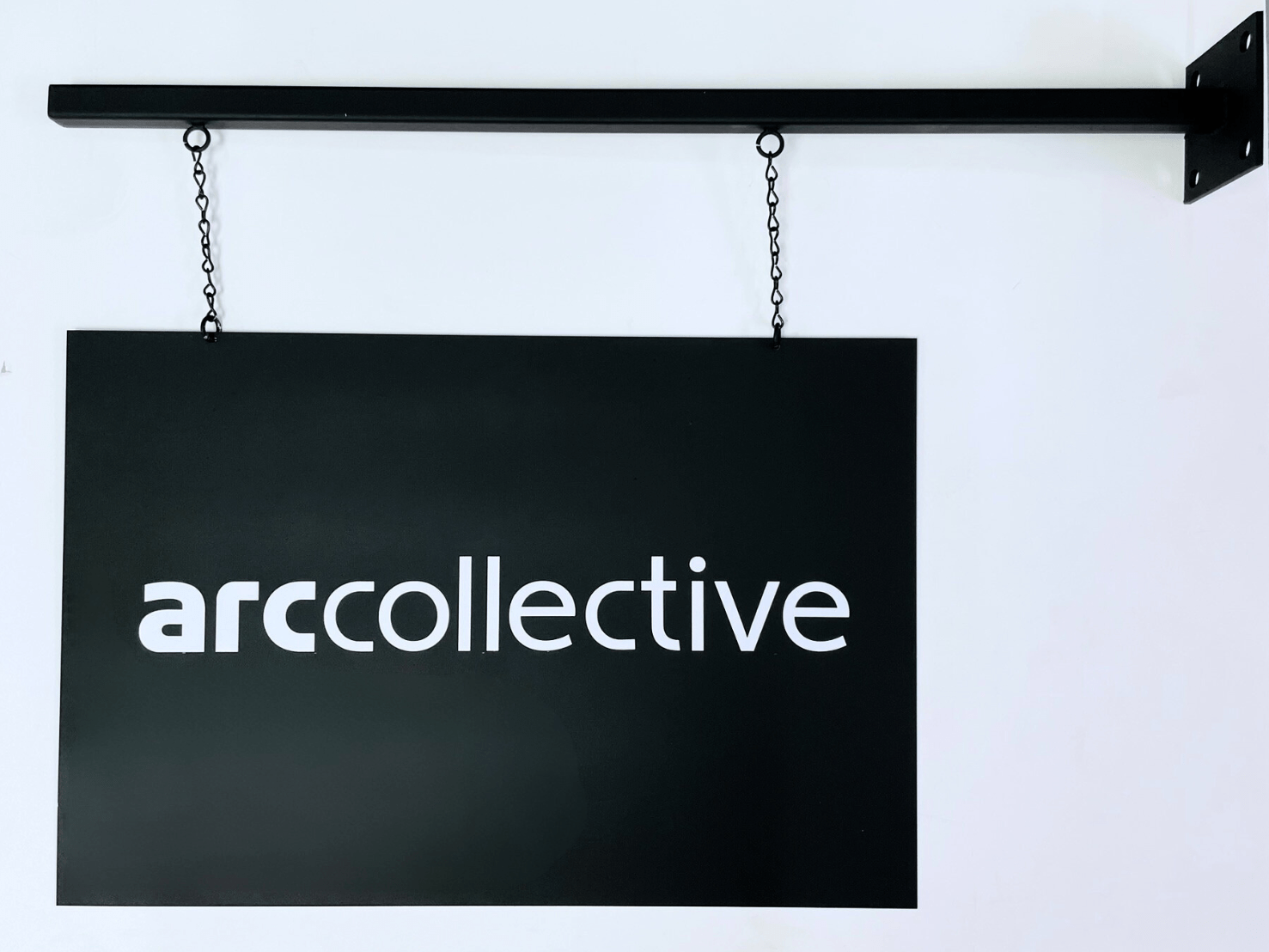 ป้ายแขวน อะคริลิคกรอบอลูมิเนียม