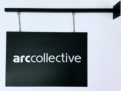 ป้ายแขวน อะคริลิคกรอบอลูมิเนียม