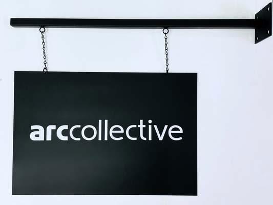 ป้ายแขวน อะคริลิคกรอบอลูมิเนียม