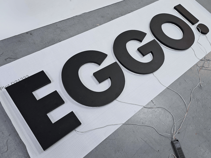 ป้ายบริษัทไฟออกหลัง แสงหรูหรา เด่นชัด เหมาะสำหรับองค์กร บริษัท และอาคารพาณิชย์