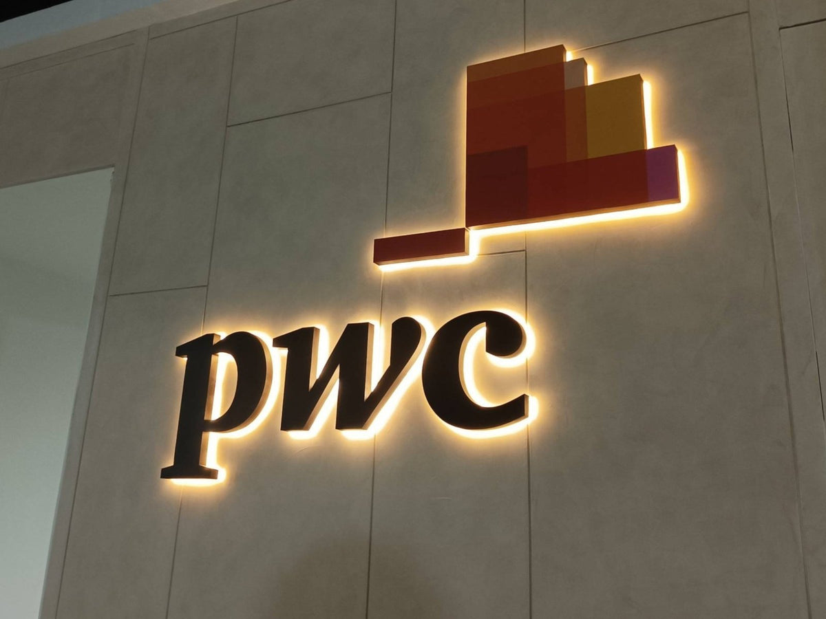 ป้ายไฟออกหลัง และอะคริลิคซ้อนหลัง แสงไฟสวยหรู สะท้อนกำแพงโดดเด่น เหมาะสำหรับป้ายบริษัท ร้านค้า และงานตกแต่งอาคาร