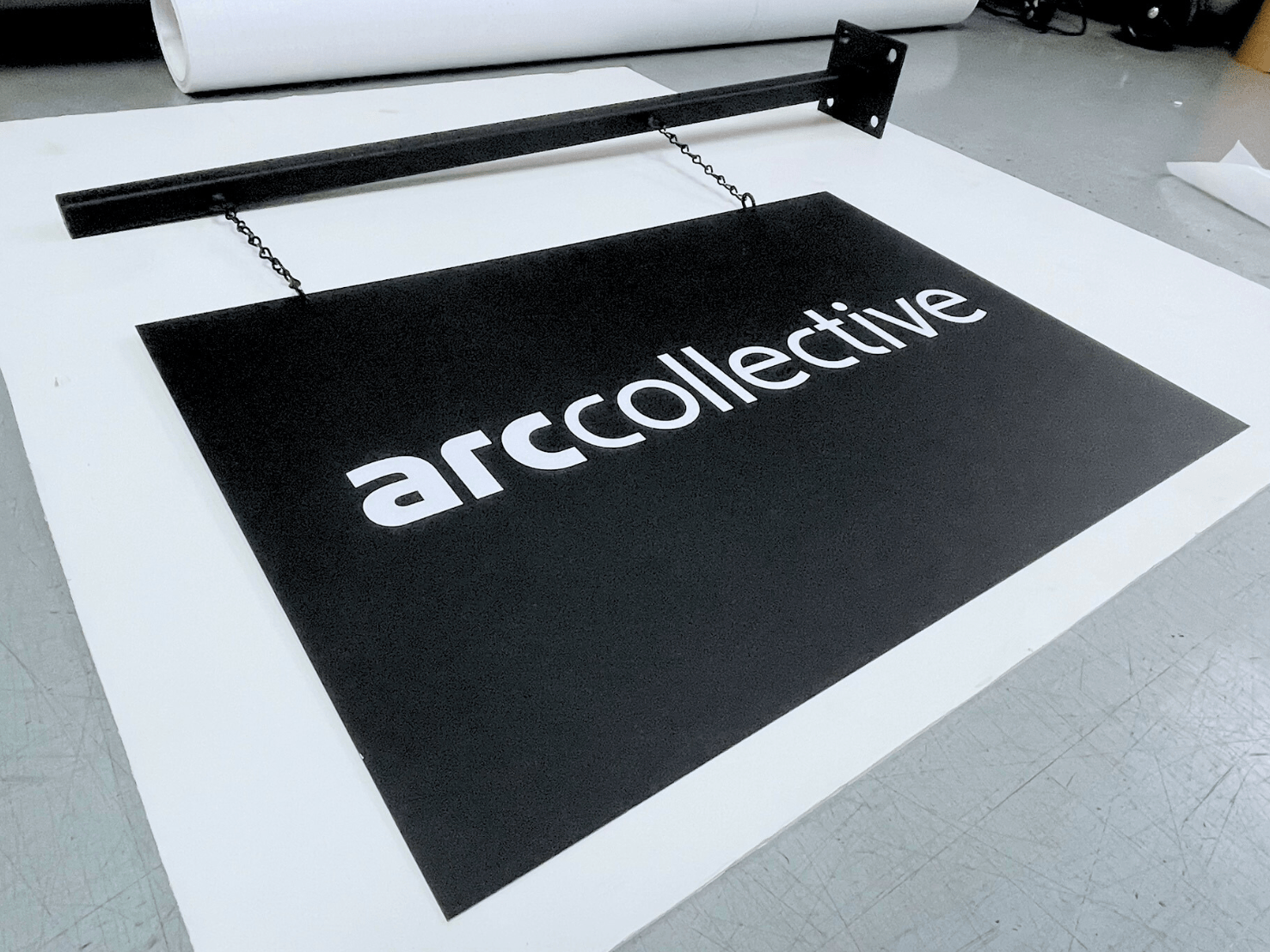 ป้ายแขวน ยื่นจากผนัง