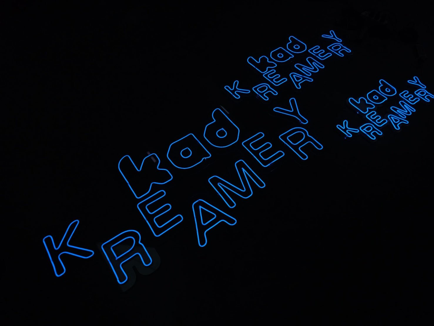 ป้ายไฟนีออน Neon Sign สีสันสดใส ดัดโค้งตามแบบ สวยงามสะดุดตา เหมาะสำหรับร้านอาหาร คาเฟ่ บาร์ และงานตกแต่ง