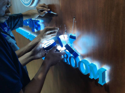 ป้ายบริษัท อักษรโลหะไฟออกหลัง ติดผนัง