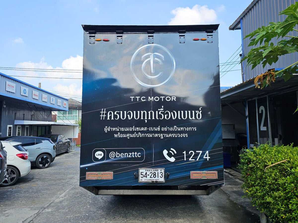 รถกระบะดำเงา TTC Motor โลโก้ สติกเกอร์ไทยด้านหลัง