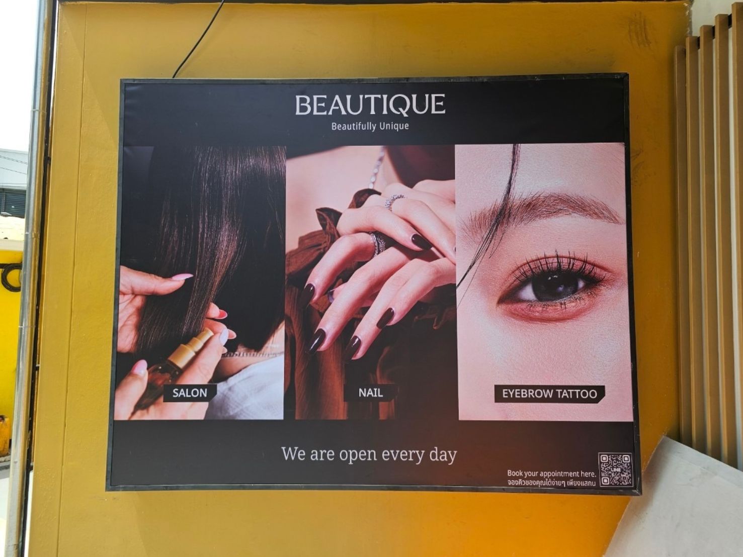 ป้ายกล่องไฟไวนิล และป้ายไฟไวนิลโปร่งแสง Backlit ให้แสงสว่างชัดเจน เหมาะสำหรับงานโฆษณา ป้ายหน้าร้าน และสื่อโปรโมชัน