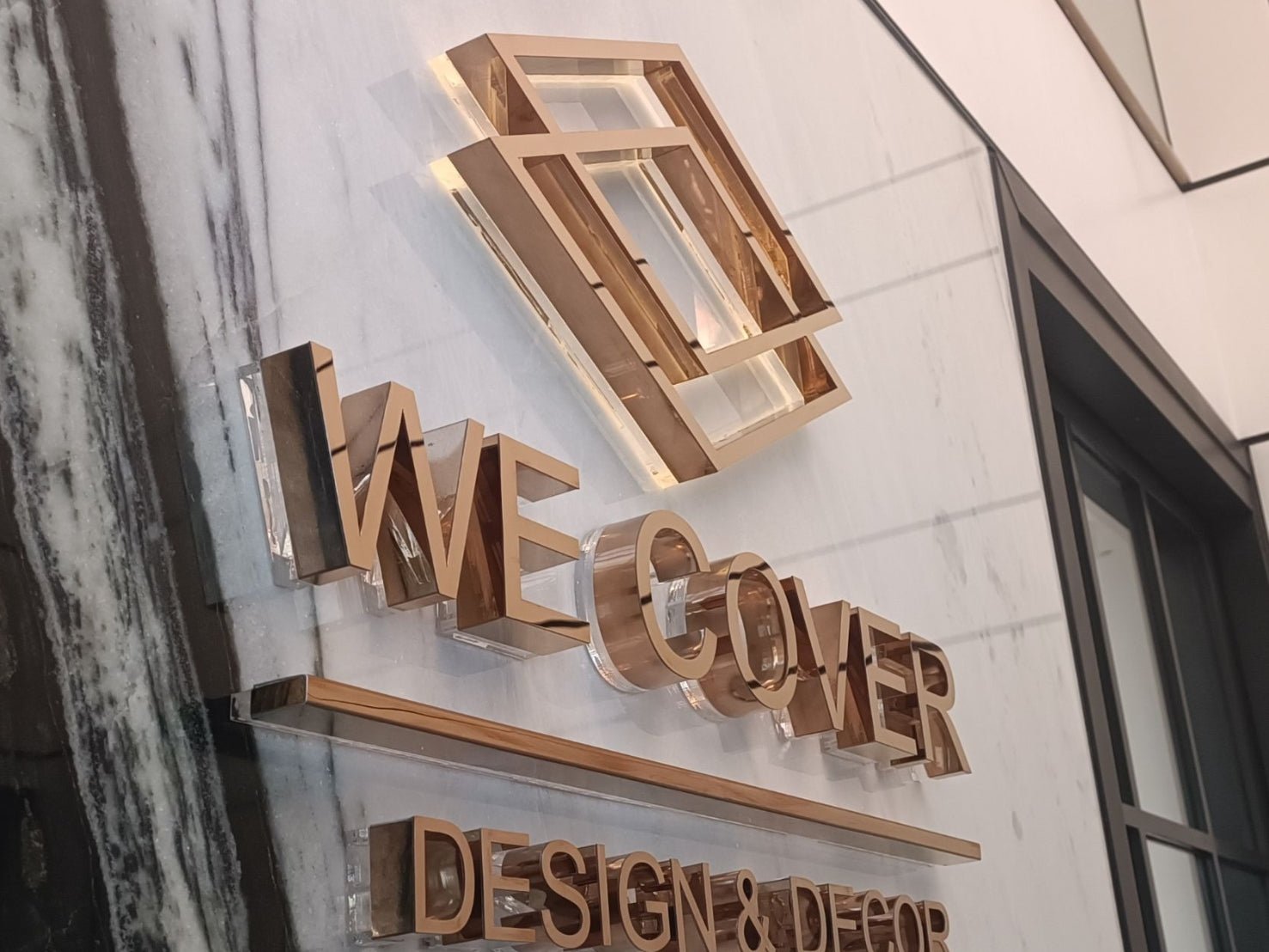 ป้ายสแตนเลสโรสโกลด์ Mirror หรูหรา สะท้อนเงาสวย เหมาะสำหรับป้ายบริษัทและองค์กรระดับพรีเมียม