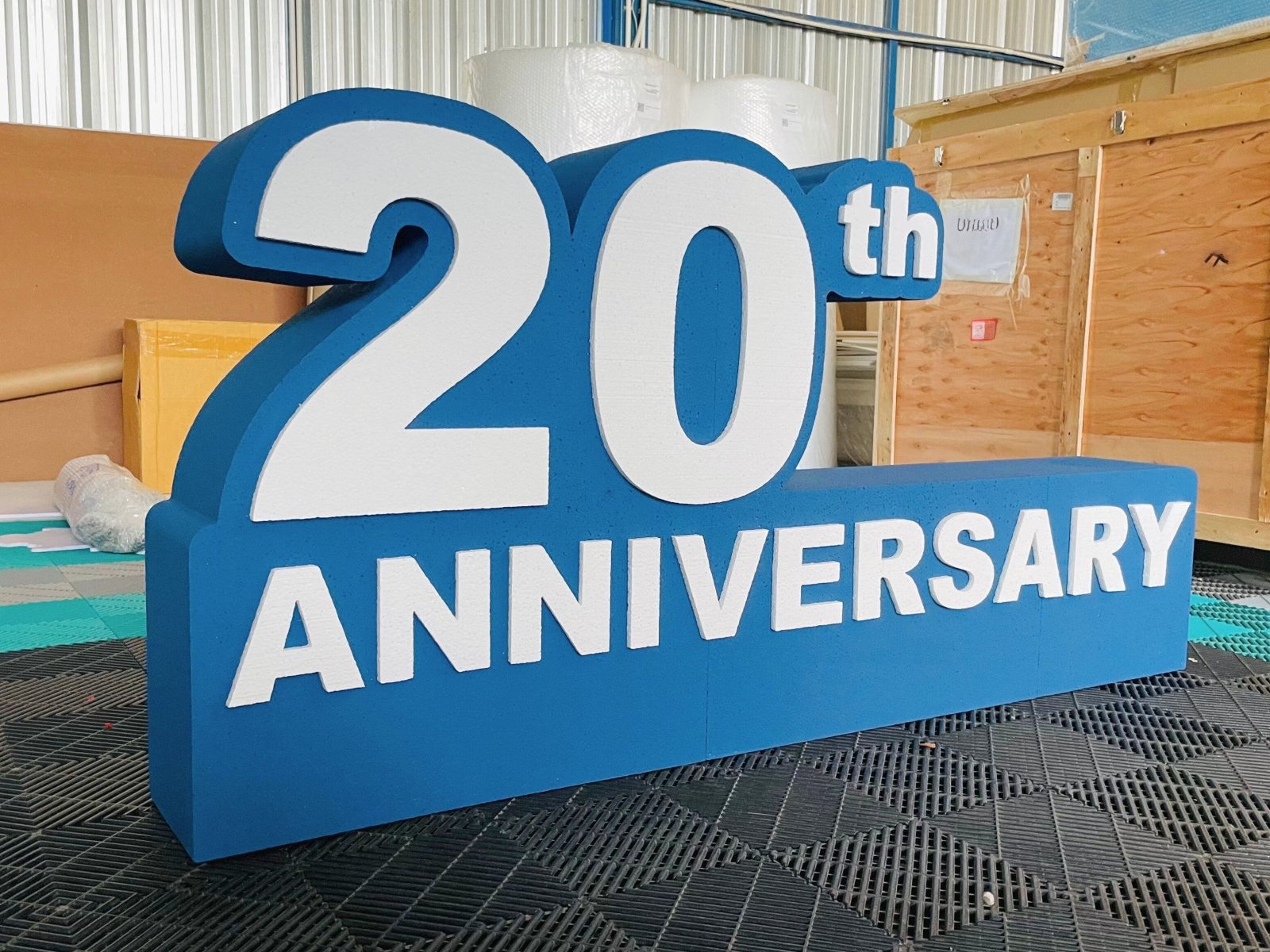 ป้ายโฟมอักษรโฟมโฟมไดคัท สีน้ำเงินขาว 3D ฉลองครบรอบ