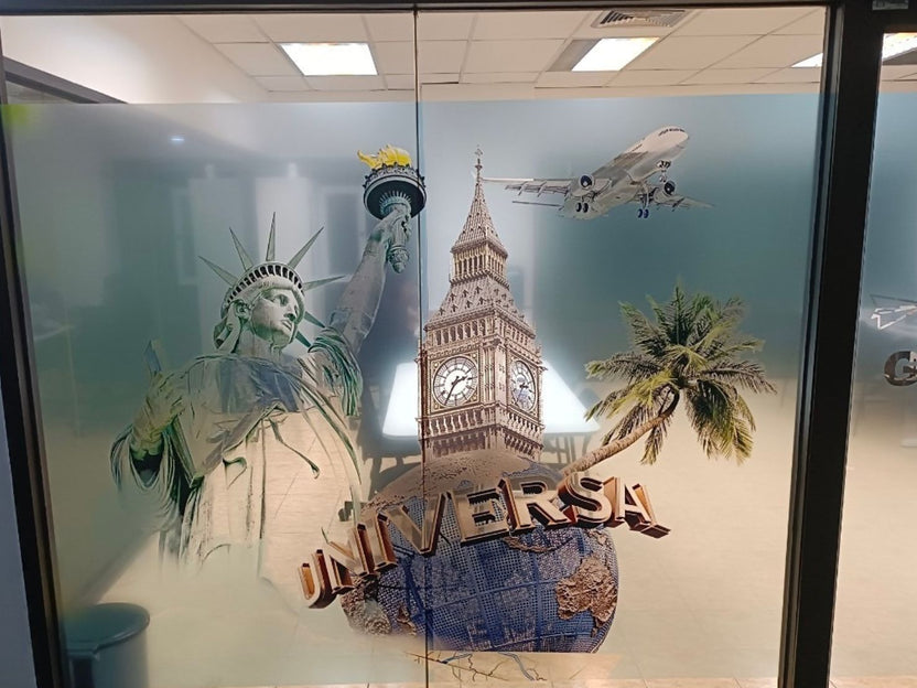 สติ๊กเกอร์ติดกระจก ทึบแสง กันแดด และโปร่งแสง พิมพ์คมชัด ช่วยลดแสงแดด เพิ่มความเป็นส่วนตัว เหมาะสำหรับอาคารและร้านค้า