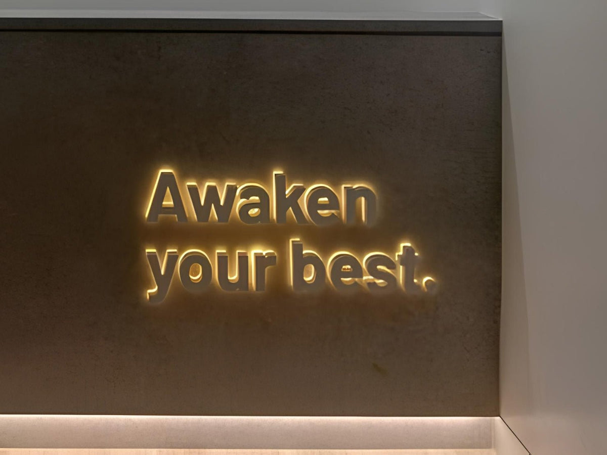 ป้ายบริษัทไฟออกหลัง แสงหรูหรา เด่นชัด เหมาะสำหรับองค์กร บริษัท และอาคารพาณิชย์