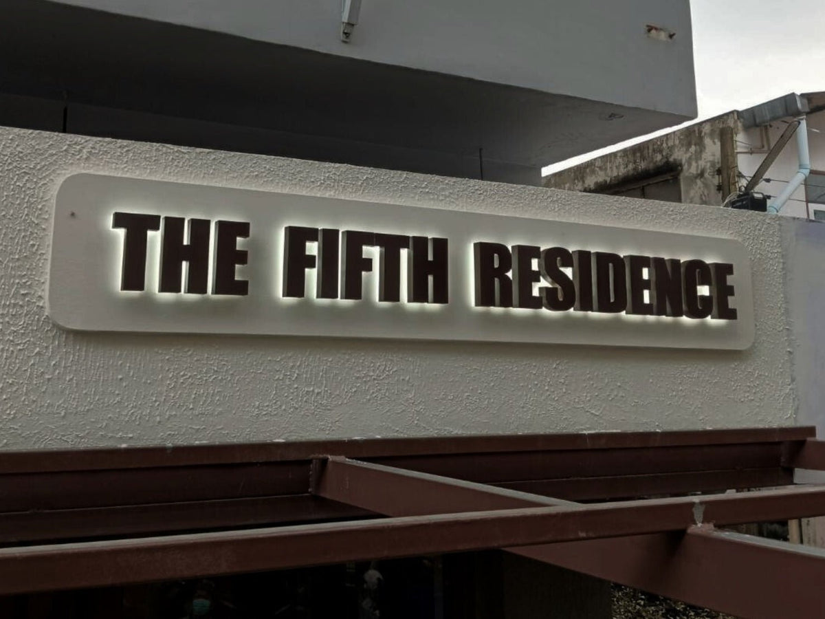 ป้ายบริษัทไฟออกหลัง แสงหรูหรา เด่นชัด เหมาะสำหรับองค์กร บริษัท และอาคารพาณิชย์