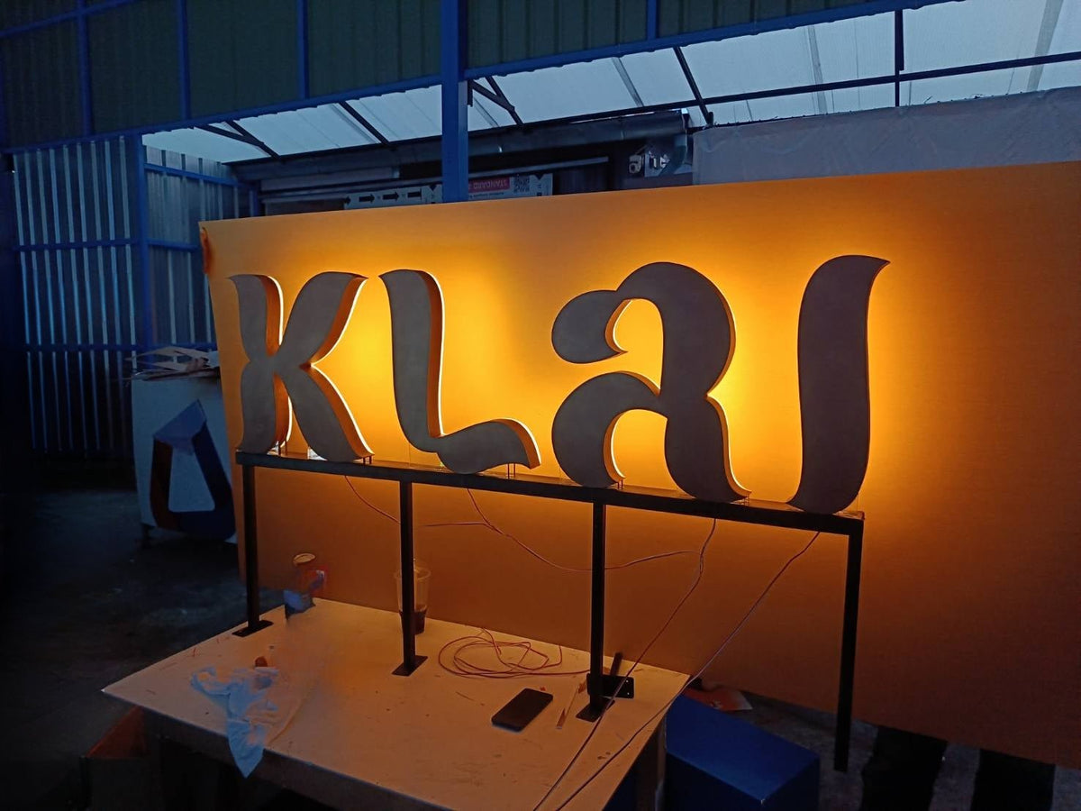 ป้ายบริษัทไฟออกหลัง แสงหรูหรา เด่นชัด เหมาะสำหรับองค์กร บริษัท และอาคารพาณิชย์