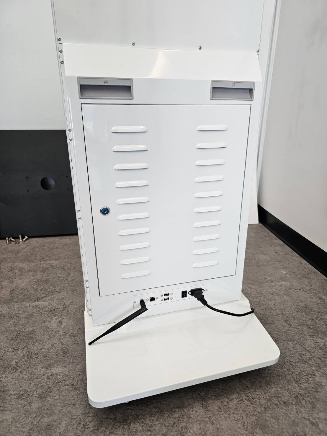 ตู้คีออส KioskDisplay ตู้โปรโมชั่น #บูธคีออส ตู้ประชาสัมพันธ์ เคาน์เตอร์คีออส คีออสออกบูธ ตู้ขายสินค้า คีออสสั่งทำ ป้ายคีออส