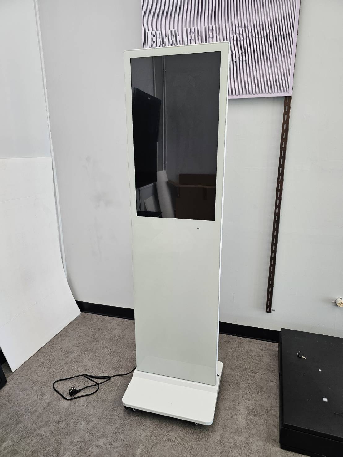 ตู้คีออส KioskDisplay ตู้โปรโมชั่น #บูธคีออส ตู้ประชาสัมพันธ์ เคาน์เตอร์คีออส คีออสออกบูธ ตู้ขายสินค้า คีออสสั่งทำ ป้ายคีออส