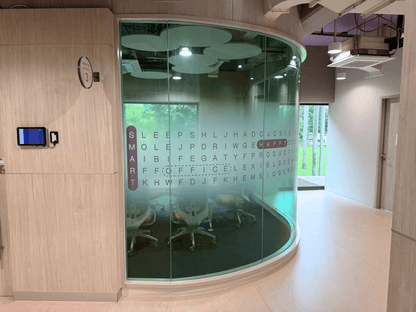 สติ๊กเกอร์ไล่เฉด Gradient Grain Pattern พิมพ์คมชัด เหมาะสำหรับตกแต่งผนัง กระจก และงานดีไซน์