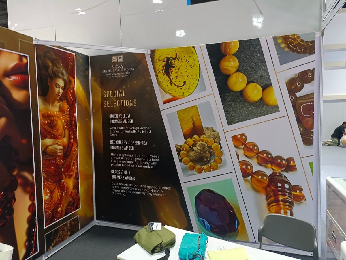 ป้ายโฟมบอร์ดติดผนังบูธงานแสดงสินค้า Expo พิมพ์คมชัด น้ำหนักเบา เหมาะสำหรับงานอีเวนต์