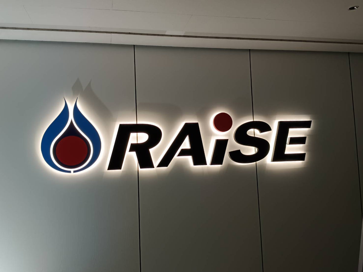 ป้ายไฟออกหลัง และอะคริลิคซ้อนหลัง แสงไฟสวยหรู สะท้อนกำแพงโดดเด่น เหมาะสำหรับป้ายบริษัท ร้านค้า และงานตกแต่งอาคาร