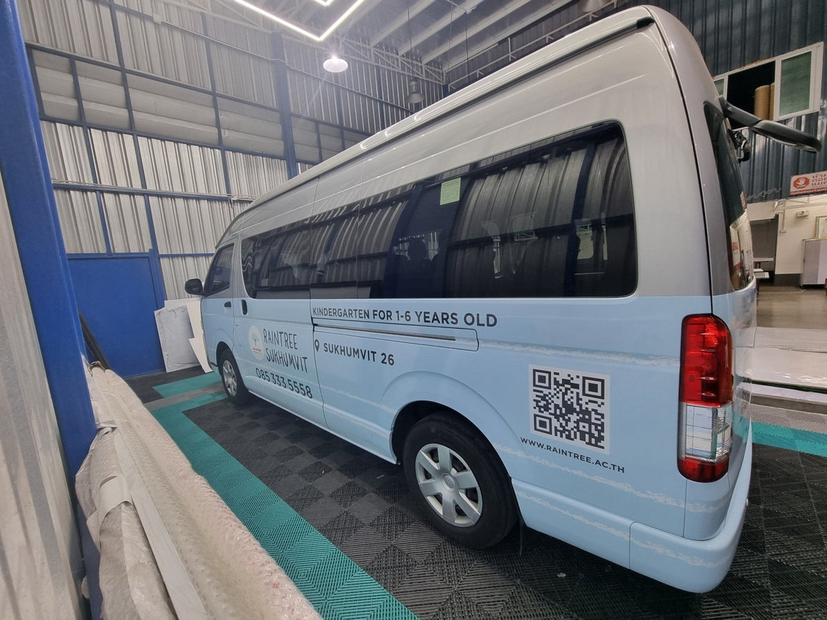 สติ๊กเกอร์ติดรถตู้ Van Wrap Sticker พิมพ์คมชัด วัสดุทนทาน เหมาะสำหรับโฆษณา โปรโมชัน และตกแต่งรถเพื่อสร้างเอกลักษณ์
