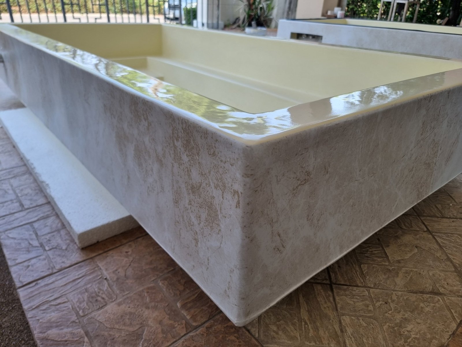 สติ๊กเกอร์ลายไม้ สติ๊กเกอร์ลายหิน พิมพ์คมชัด ลายเสมือนจริง เหมาะสำหรับตกแต่งผนังและเฟอร์นิเจอร์