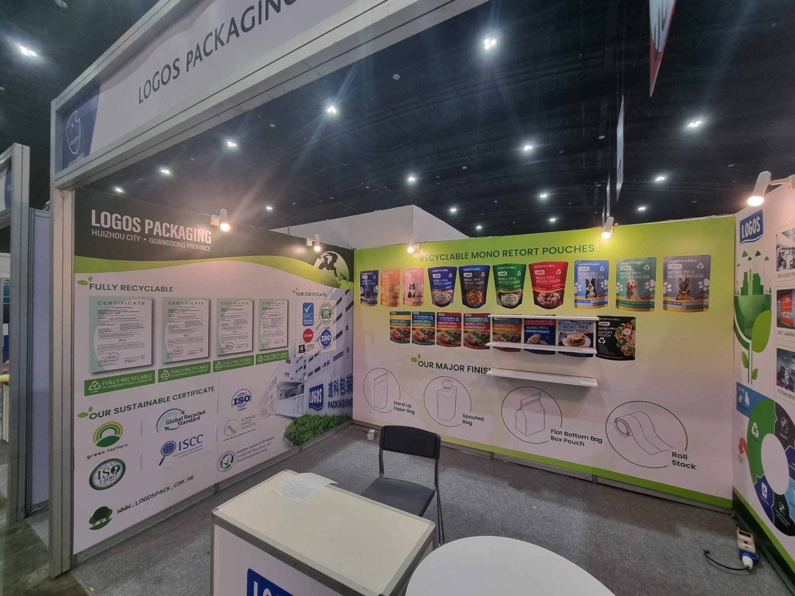 ป้ายโฟมบอร์ดติดผนังบูธงานแสดงสินค้า Expo พิมพ์คมชัด น้ำหนักเบา เหมาะสำหรับงานอีเวนต์