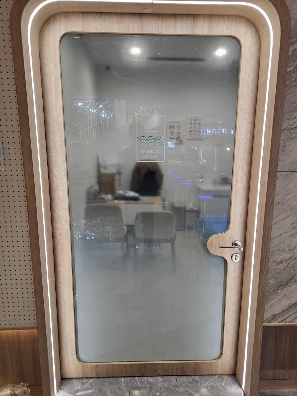 สติ๊กเกอร์ไล่เฉด Gradient Grain Pattern พิมพ์คมชัด เหมาะสำหรับตกแต่งผนัง กระจก และงานดีไซน์