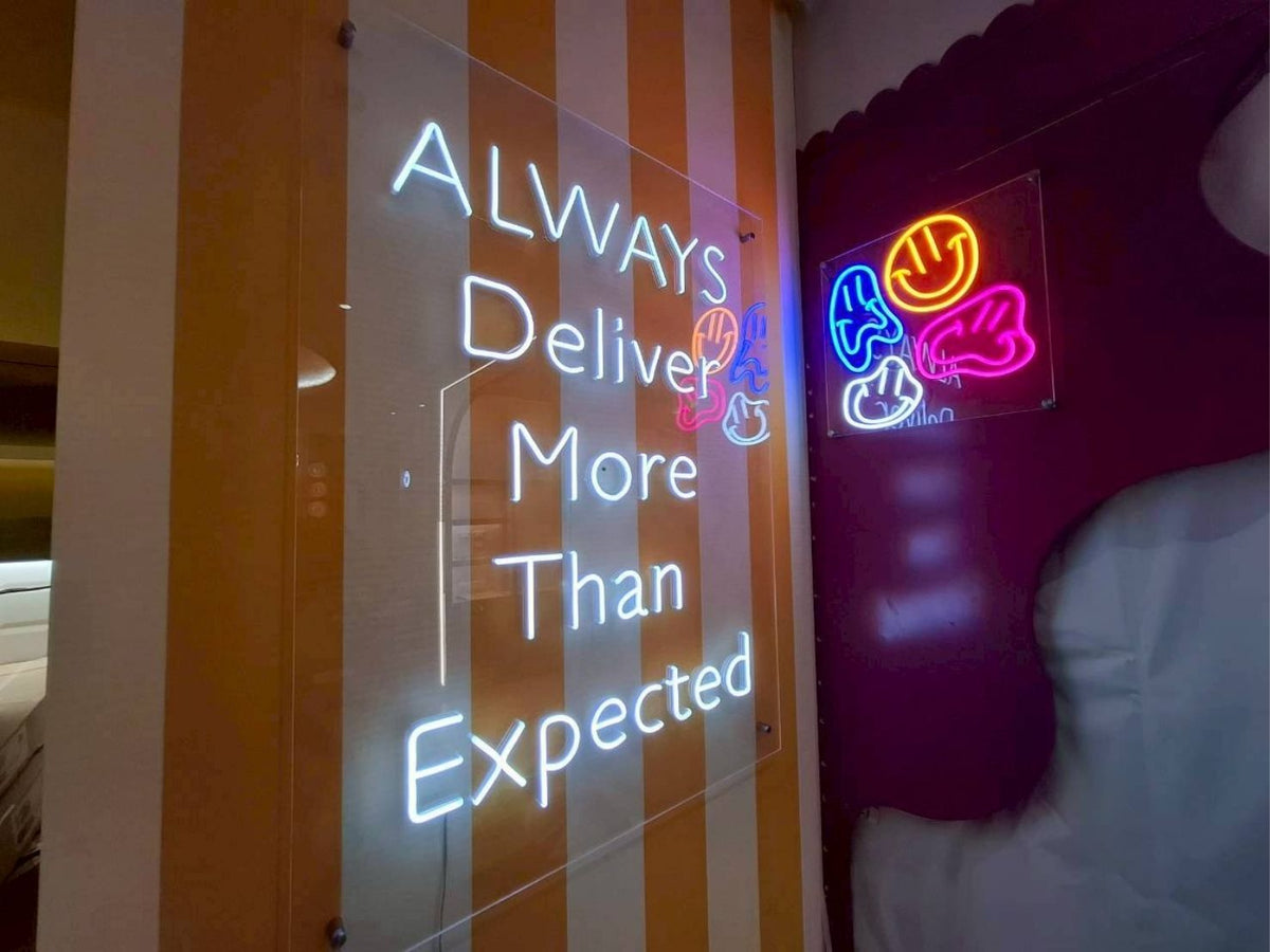 ป้ายไฟนีออน Neon Flex ดัดตัวอักษรโลโก้ สีสว่าง งานสั่งทำ