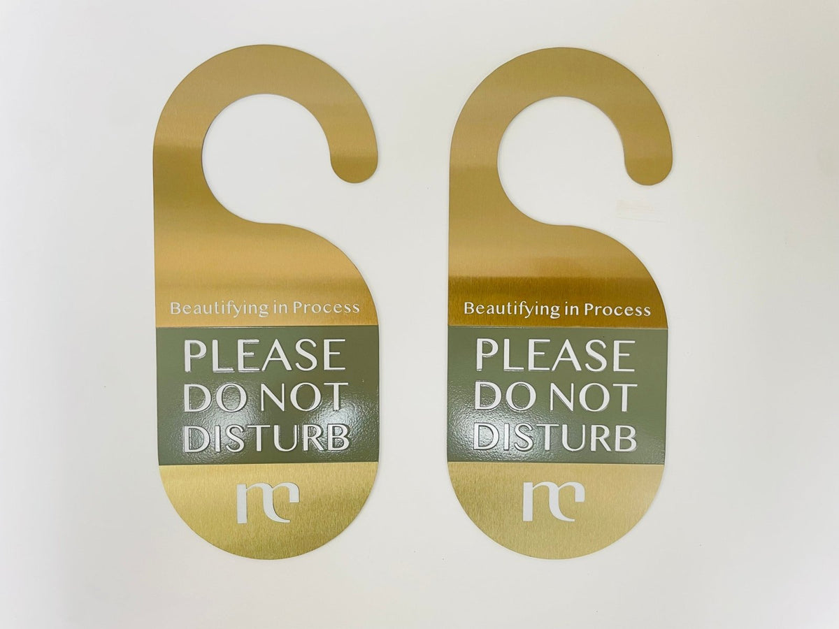 ป้ายเนมเพลท เนมแทก และป้ายกัดกรดเซาะร่อง ตัวอักษรคมชัด ทนทาน เหมาะสำหรับป้ายชื่อบริษัท เครื่องจักร และงานอุตสาหกรรม