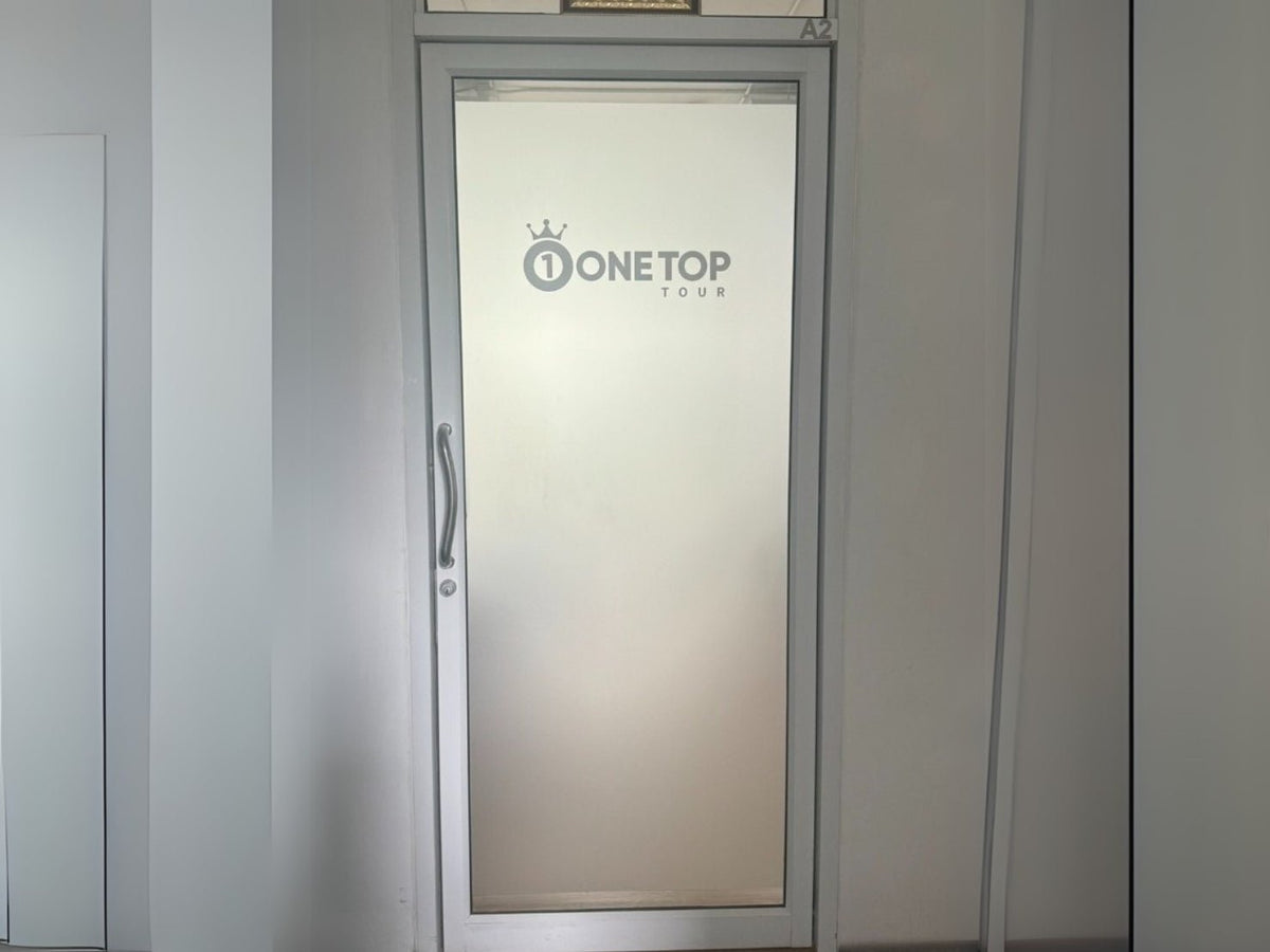 สติ๊กเกอร์ฝ้าฟู่ซุ่น กันแสง ลวดลายสวยงาม เหมาะสำหรับออฟฟิศ ร้านอาหาร และงานตกแต่งกระจก